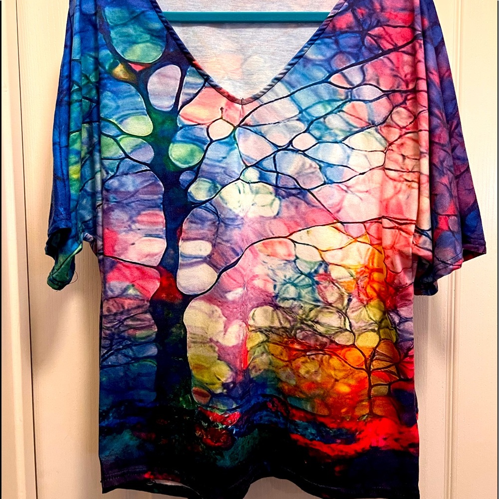 Cute top.. lightweight!